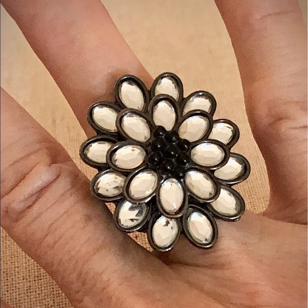Cocktail Ring with Expandable Band
